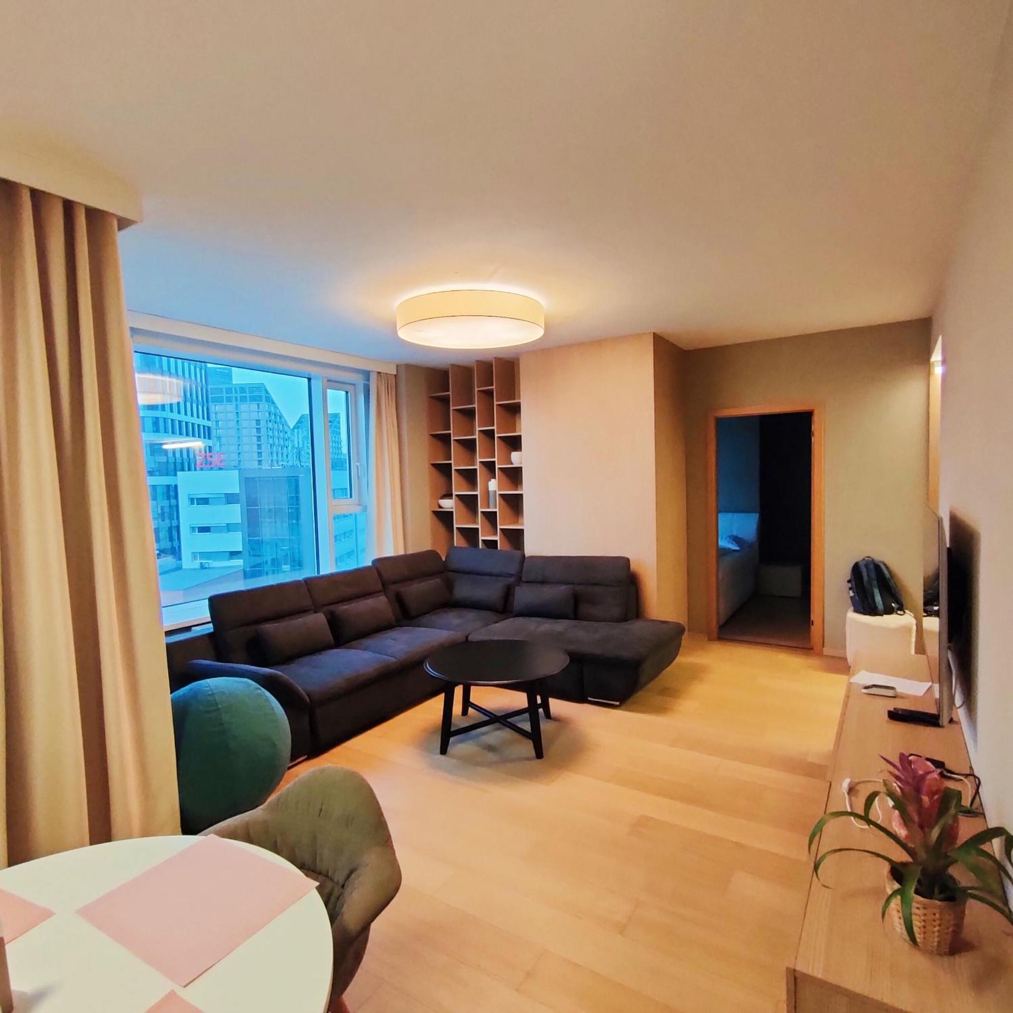 Sag Panorama City Free Parking ブラチスラヴァ エクステリア 写真